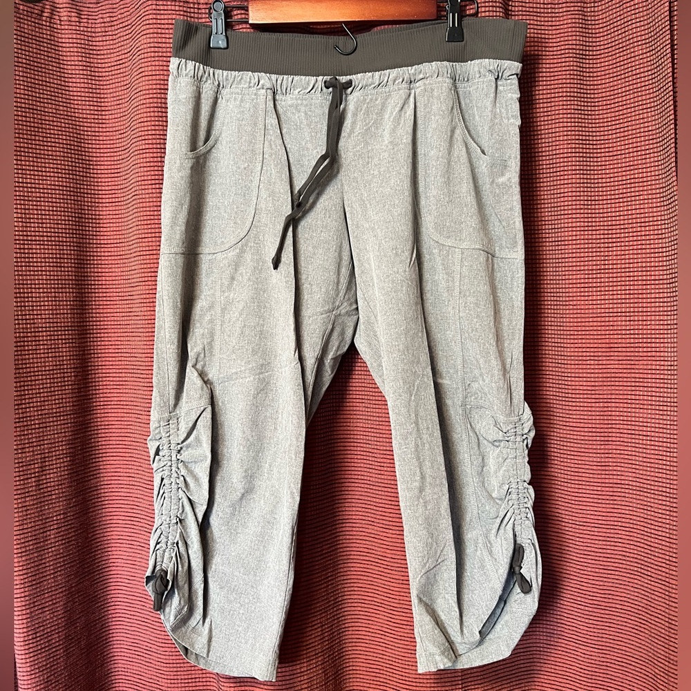 Athleta light weight capris